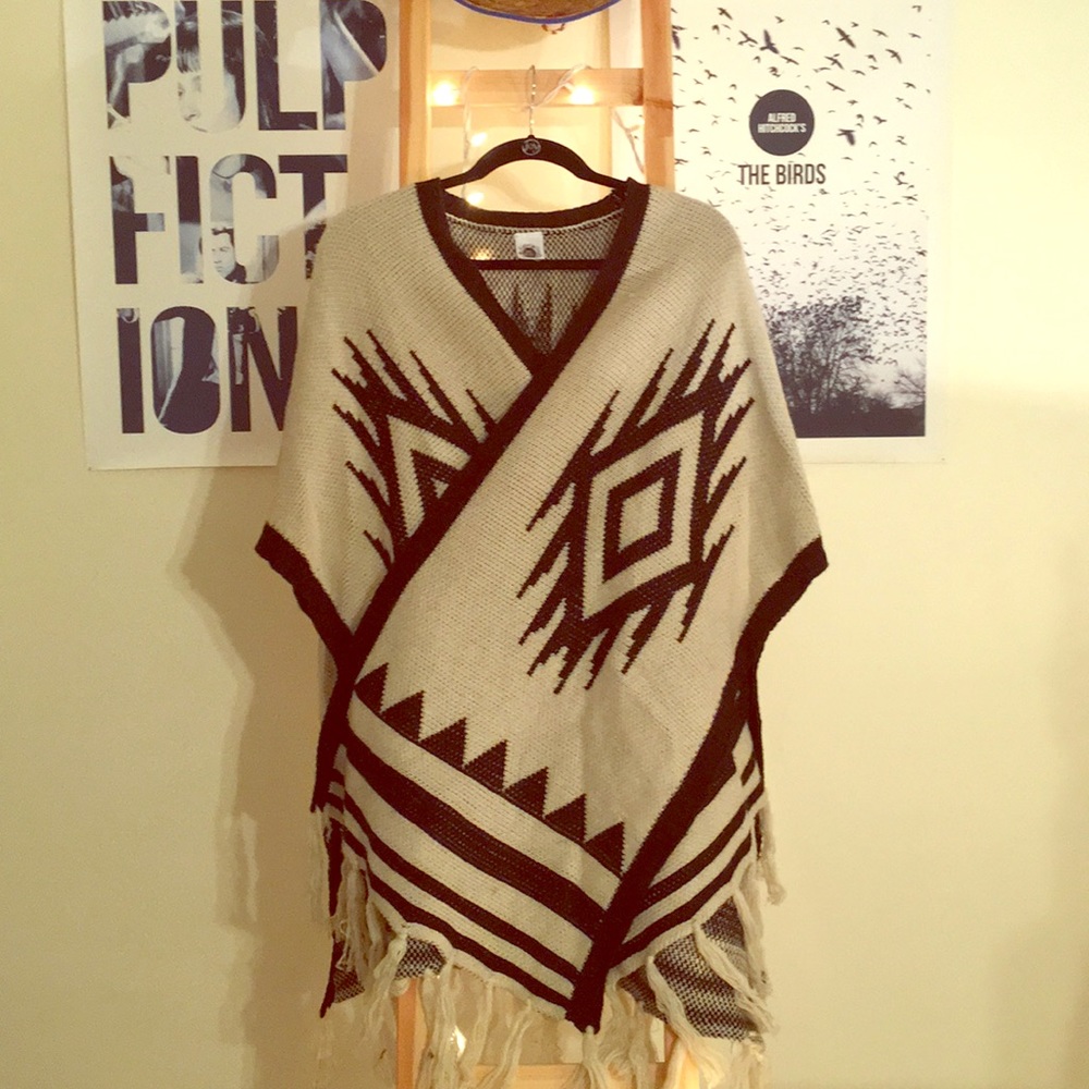 Cake & Roses Fringe Poncho